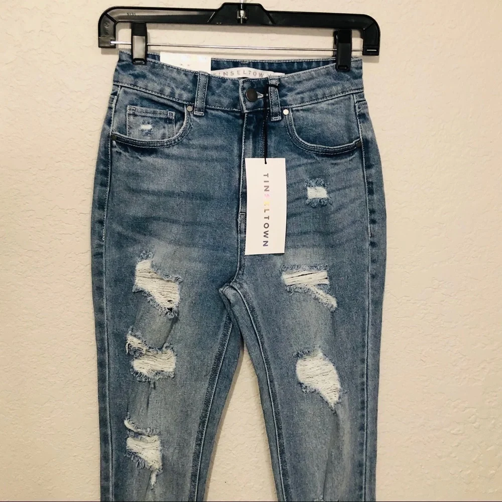 NWT Tinseltown Distressed High Rise The Mom Skinny Jeans Size 25